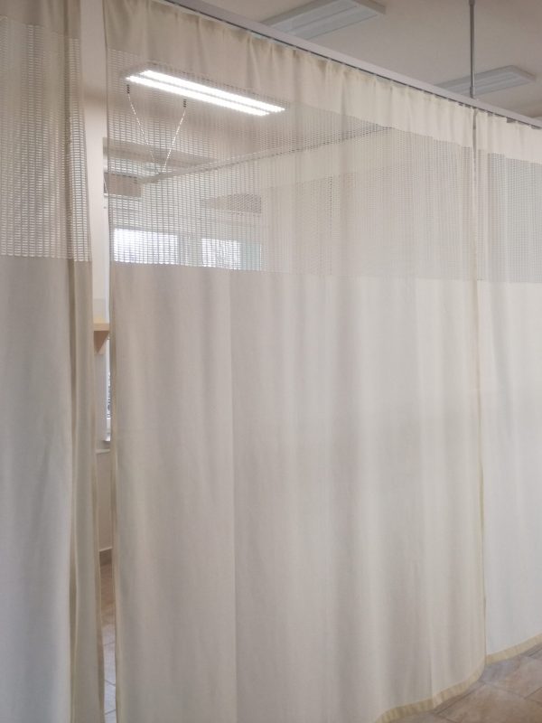 tkanina medyczna z siatką