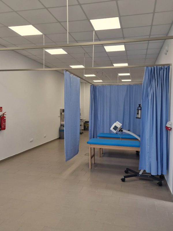 system parawanów sufitowych